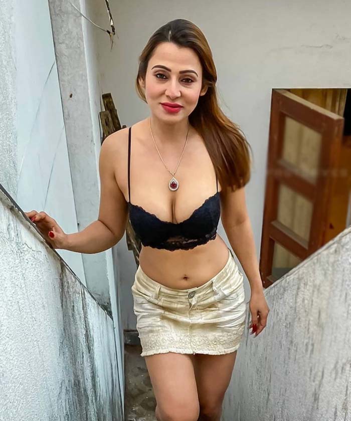 escorts in Lucknow